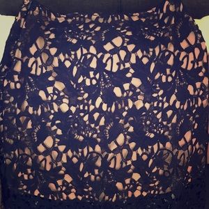 Lace detailed mini skirt